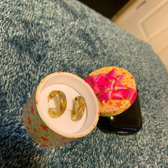 Gold earrings 14k - Picture 9 of 10